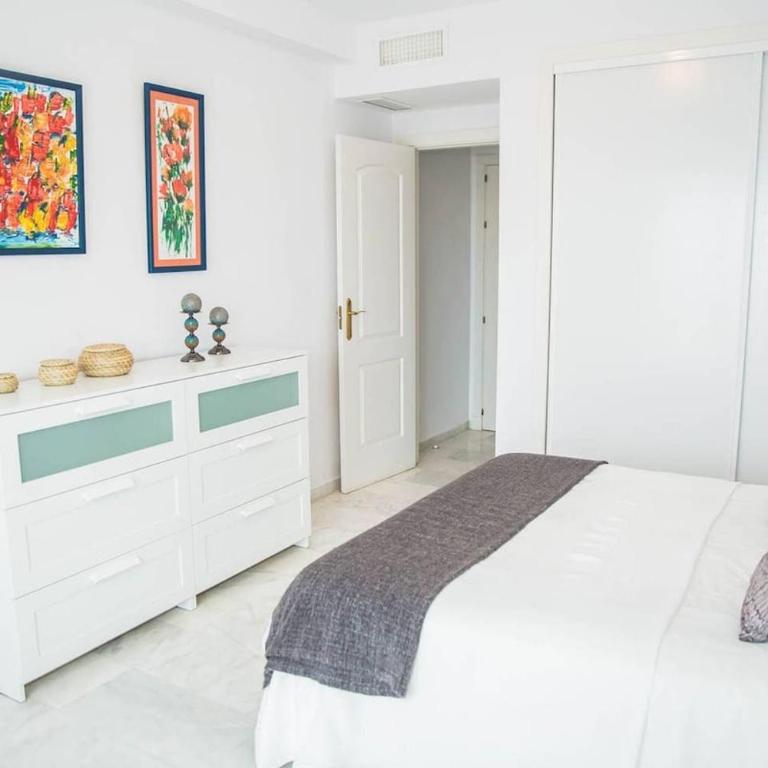 2 bed apartment with great views -Elviria Marbella - Casa - 1