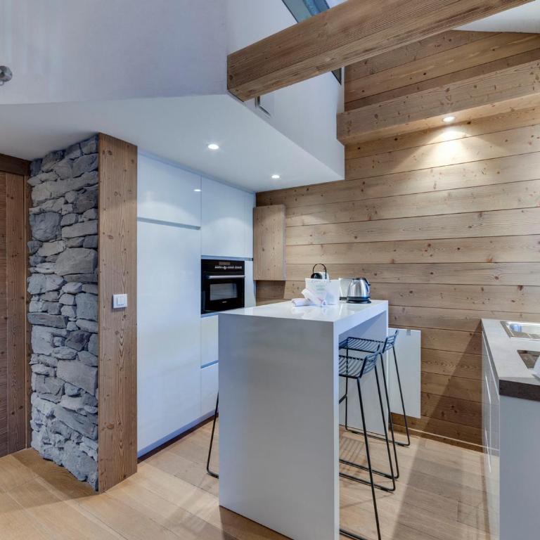 Appartement Duplex Rénové: 3 Pièces, 40m², Parking, Proche Centre Val d'Isère - FR-1-567-96 - Apartment - 3