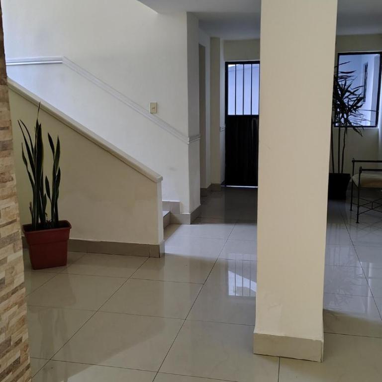 Apartment in Eloy Alfaro - Three-Bedroom Apartment - High Floor - 13