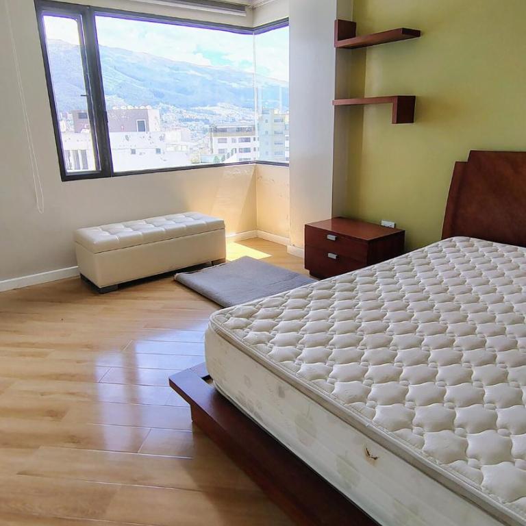 Apartment in Eloy Alfaro - Three-Bedroom Apartment - High Floor - 19