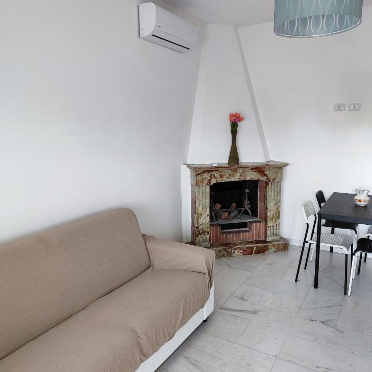 Trilogy in Trastevere - Three-Bedroom Apartment with Balcony - 4