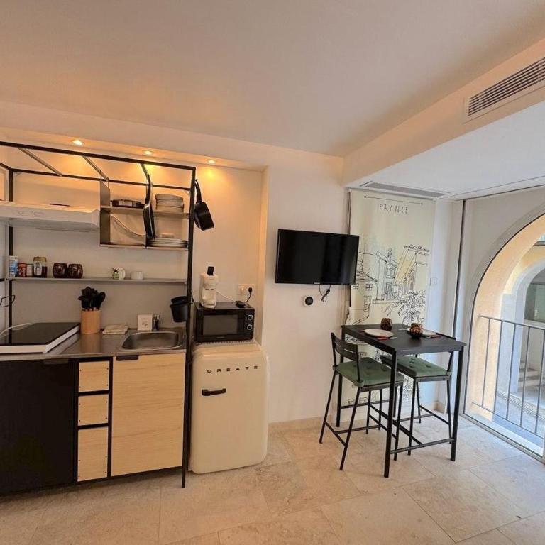 ⁂ Studio Vieux-Nice climatisé: charme commodités - Appartement 1 Chambre - 13