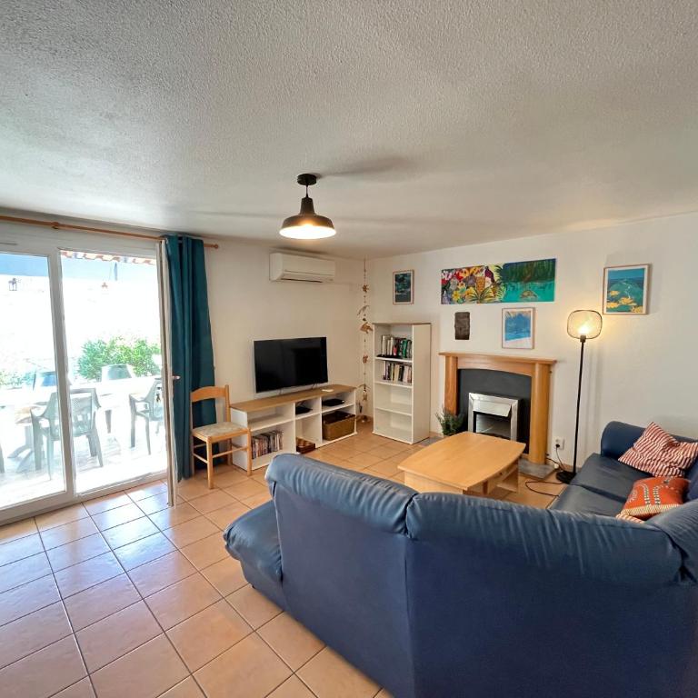 Belle villa entièrement climatisée 4 chambres 10 couchages, fibre WIFI, 2 terrasses parking privatif dans résidence sécurisée piscine commune 800 m de la mer LRCS69 - Haus mit 4 Schlafzimmern - 3