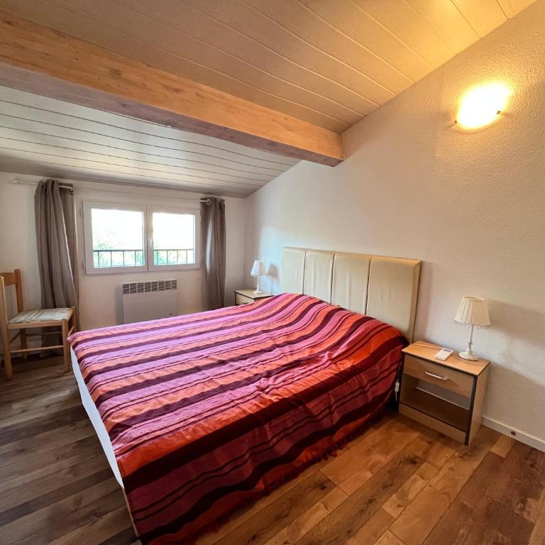 Belle villa entièrement climatisée 4 chambres 10 couchages, fibre WIFI, 2 terrasses parking privatif dans résidence sécurisée piscine commune 800 m de la mer LRCS69 - Haus mit 4 Schlafzimmern - 14