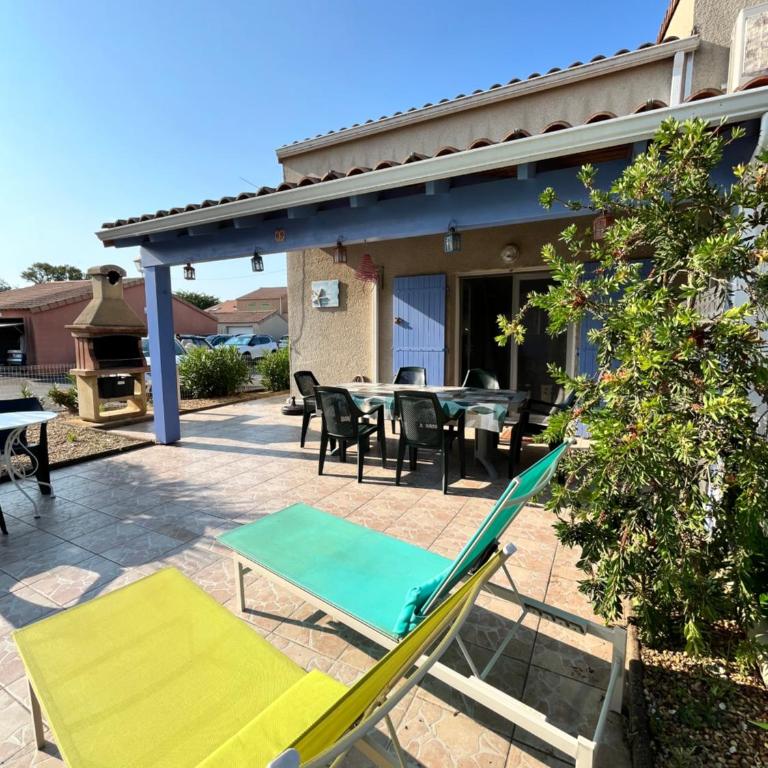 Belle villa entièrement climatisée 4 chambres 10 couchages, fibre WIFI, 2 terrasses parking privatif dans résidence sécurisée piscine commune 800 m de la mer LRCS69 - Haus mit 4 Schlafzimmern - 17