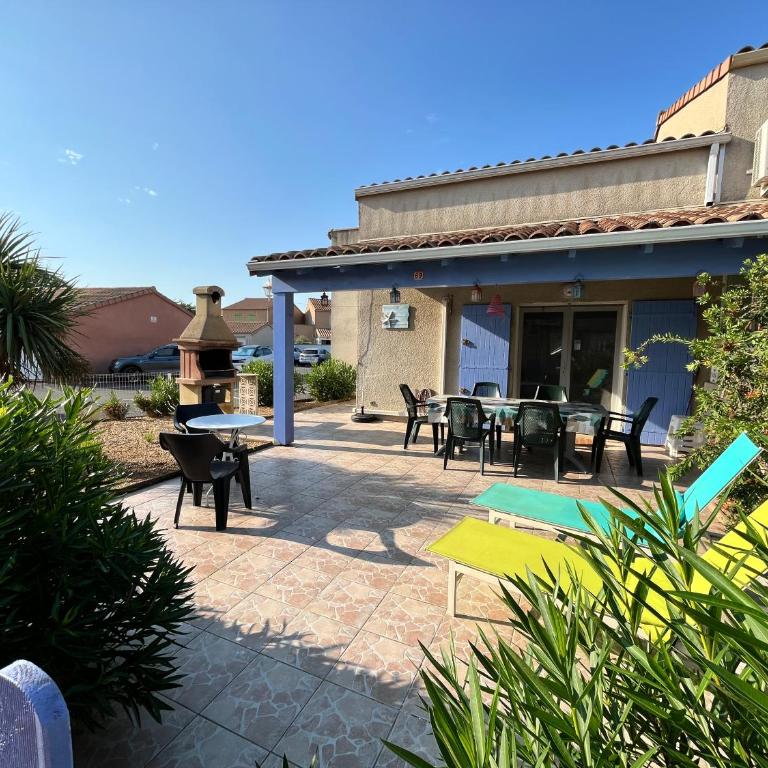 Belle villa entièrement climatisée 4 chambres 10 couchages, fibre WIFI, 2 terrasses parking privatif dans résidence sécurisée piscine commune 800 m de la mer LRCS69 - Haus mit 4 Schlafzimmern - 18
