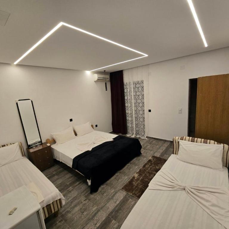 Lula Apartments - Quadruple Room with Balcony - 5