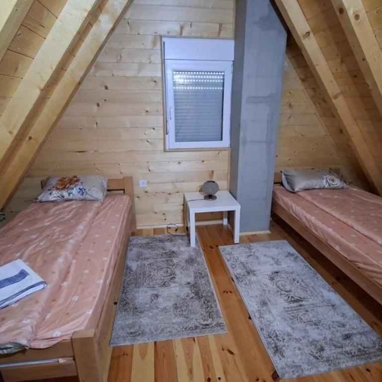 The Hut - Two-Bedroom House - 5