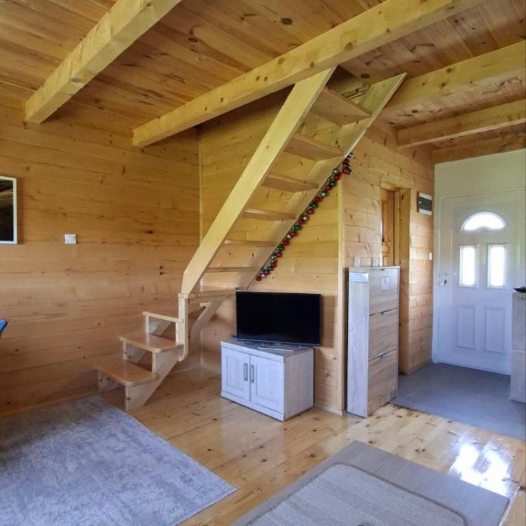 The Hut - Two-Bedroom House - 8