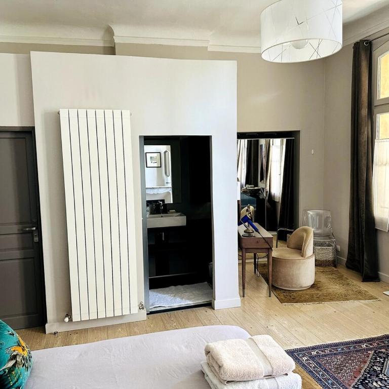 Aix flat in historic center, 17th century building - Two-Bedroom Apartment - 12