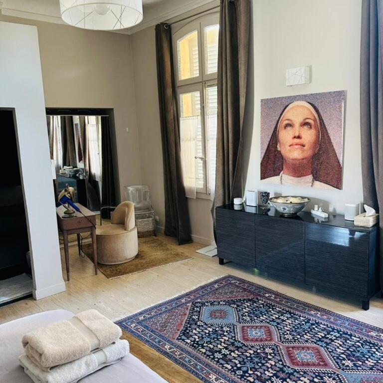 Aix flat in historic center, 17th century building - Two-Bedroom Apartment - 13