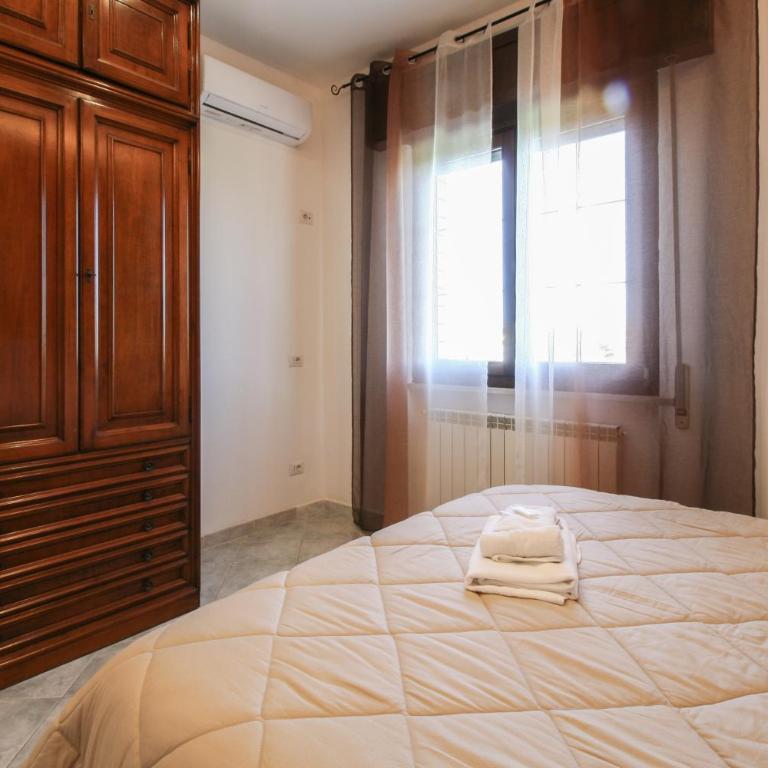 Fiumicino King's Guest House - Comfort Rooms - Camera Quadrupla con Bagno Privato - 5