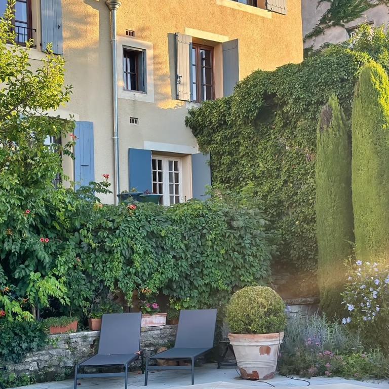 Hostellerie Le Beffroi - Chambre Double ou Lits Jumeaux avec Douche - 5