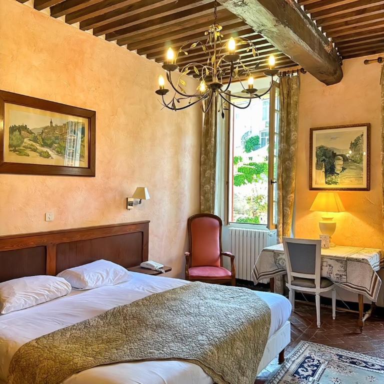 Hostellerie Le Beffroi - Chambre Double ou Lits Jumeaux avec Baignoire - 6