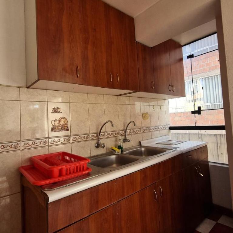 Acogedor departamento en Cusco - Three-Bedroom Apartment - 3