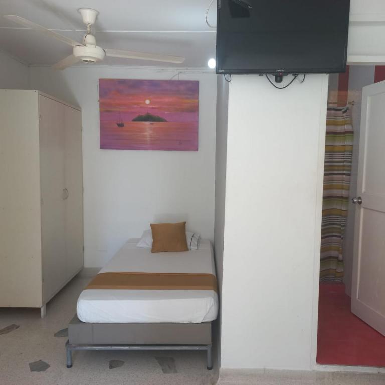 HOSTAL PARMA - Double Room with Private Bathroom - 10