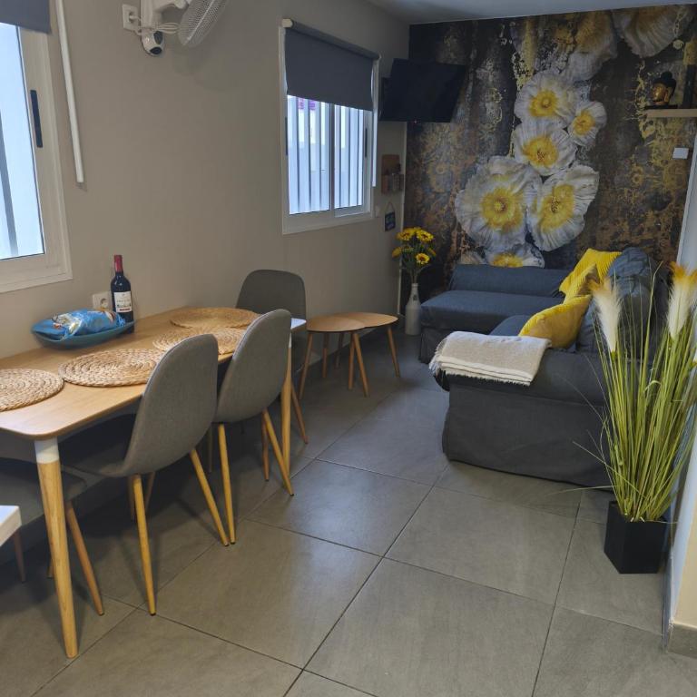 Central Apartment 4P Playa Chica Beach 2min WIFI - Apartment - Ground Floor - 9
