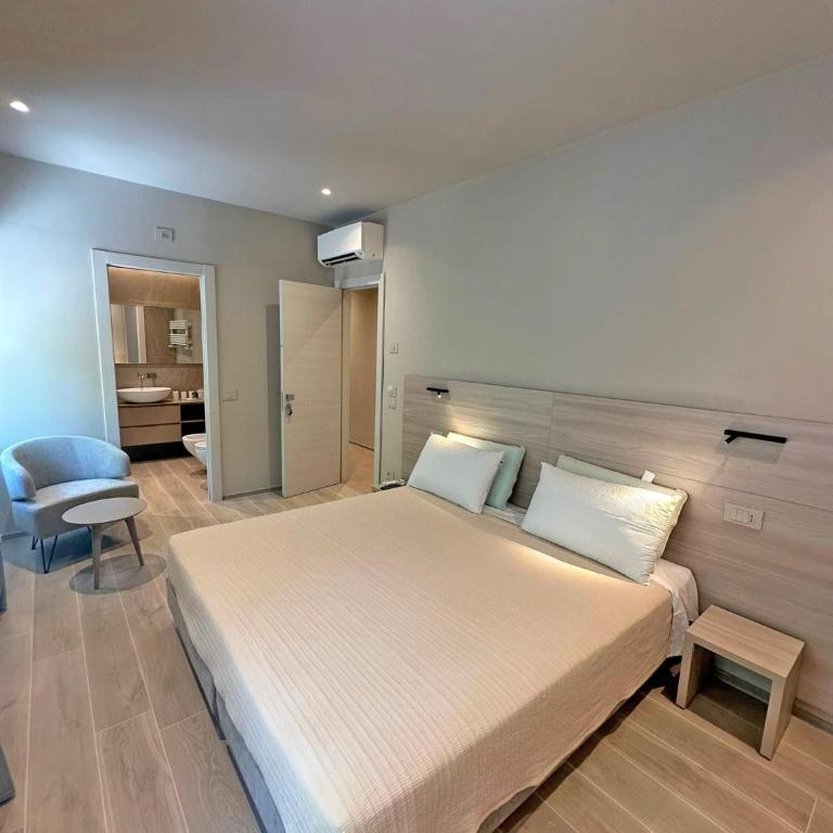Cloud Nine - Zimmer mit Kingsize-Bett und Bergblick - 10