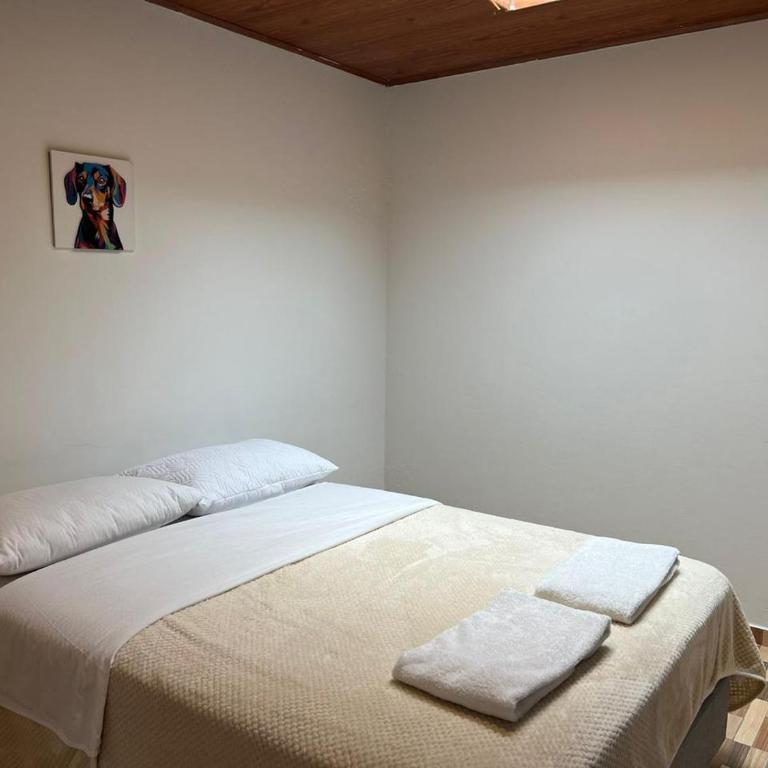 Urban Apartment 2 Bed 1 Bath - Two-Bedroom Apartment - 2