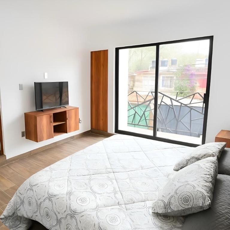 Suites C O V A D O N G A - Habitación Doble con balcón - 2