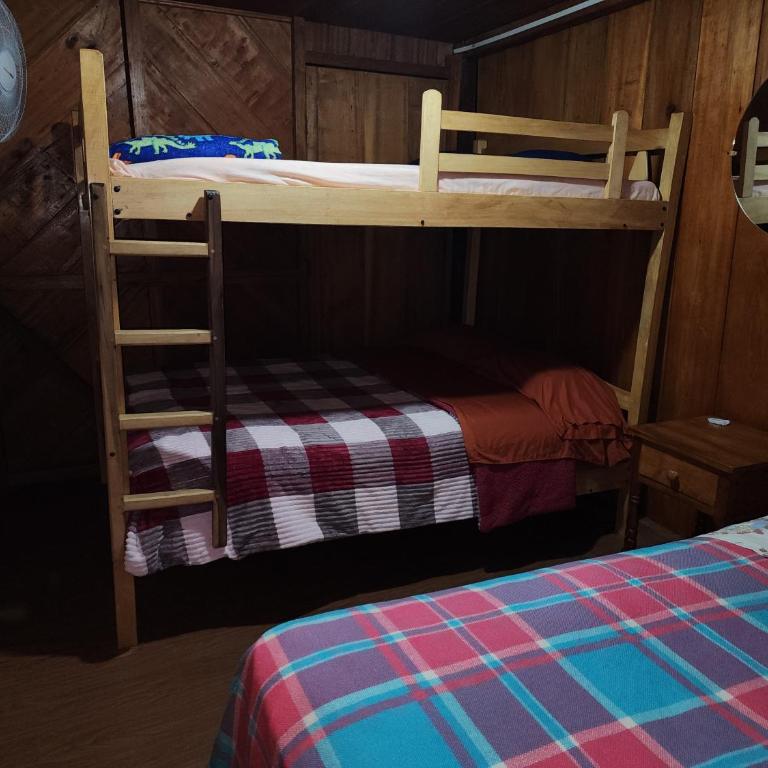 LA TRANQUILIDAD - Habitación Triple Económica con baño compartido - 1