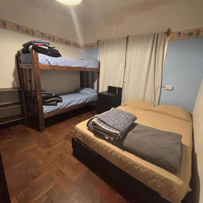 Hostel Urqu Ñan - Family Room with Shared Bathroom - 2