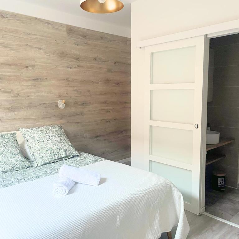 L'Étape 2 - Center - Cathedral - Two-Bedroom Apartment - 9