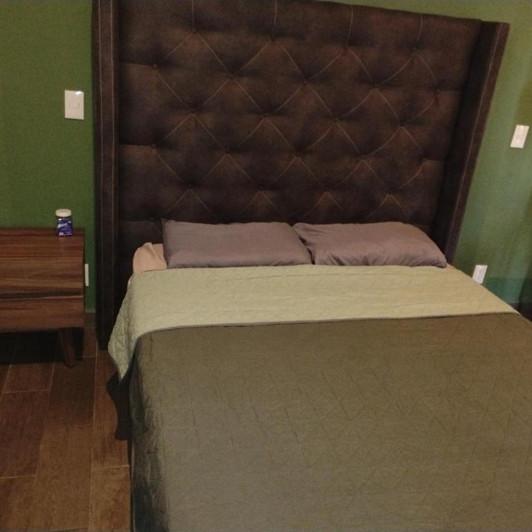 Departamento céntrico renovado - Two-Bedroom Apartment - 10