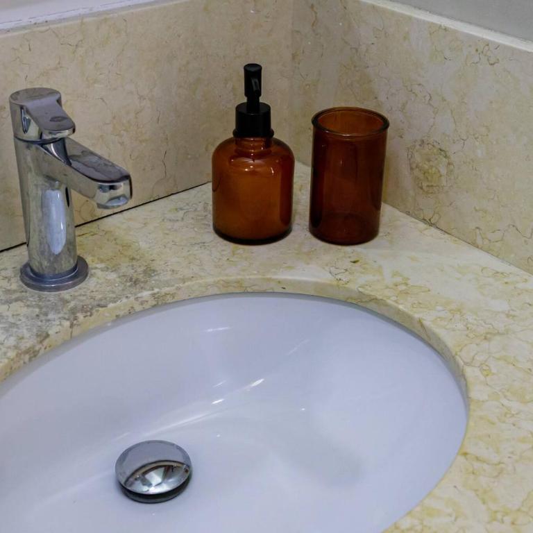 BSR Oceanview Family Flat w/ Parking - Apartment - 10