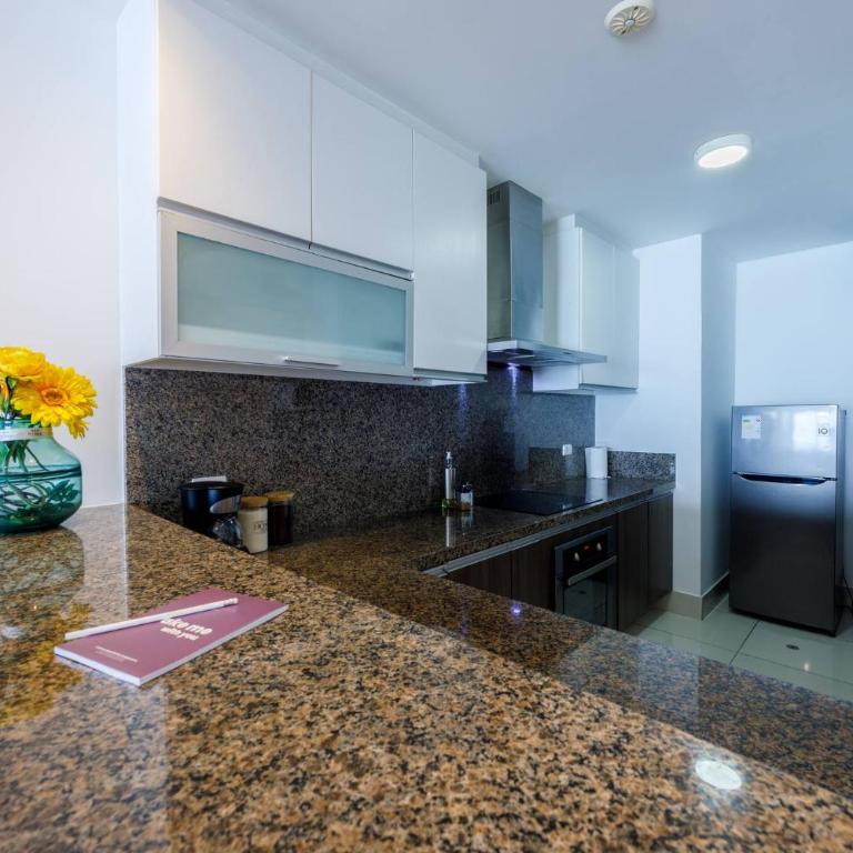 BSR Oceanview Family Flat w/ Parking - Apartment - 11