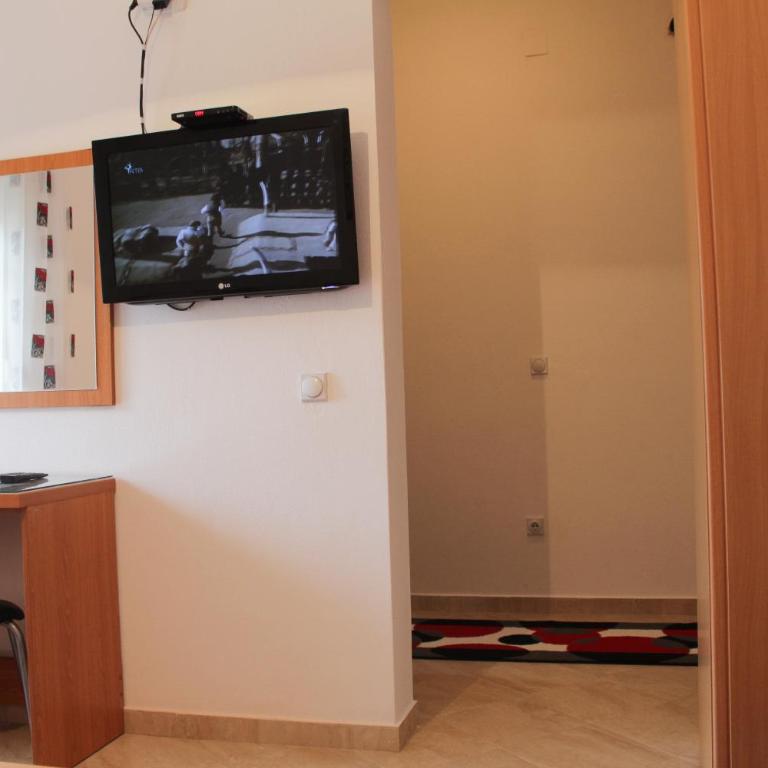 Apartments Sija - Apartment with Garden View - 7