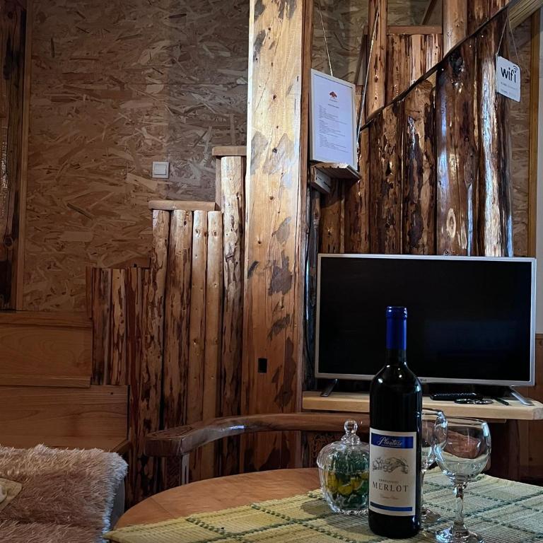 Golden Wood House - Two-Bedroom House - 9