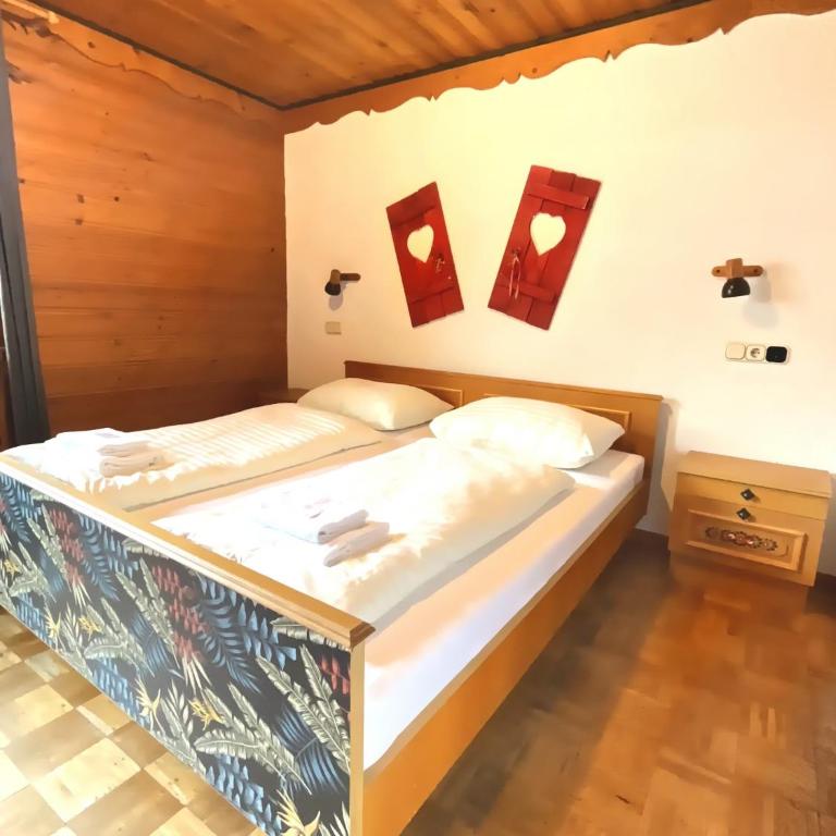 Hotel Wildrose - Doppelzimmer mit Balkon - 9