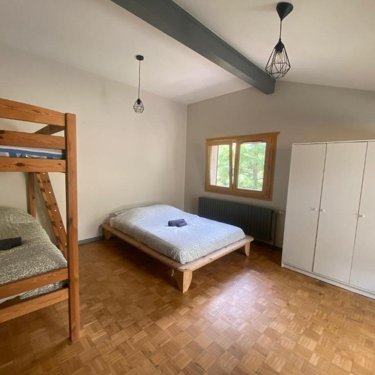Gîte de charme dans la vallée du Borne au cœur des Alpes - Chambre Familiale - 3