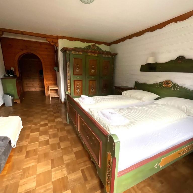 Hotel Wildrose - Doppelzimmer mit Balkon - 10