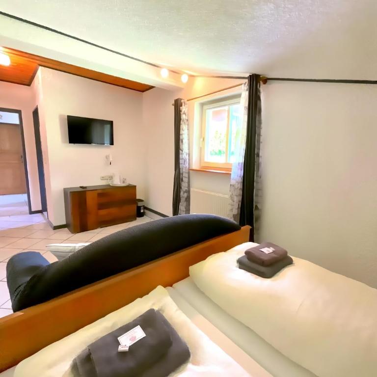Hotel Wildrose - Standard Doppelzimmer - 8