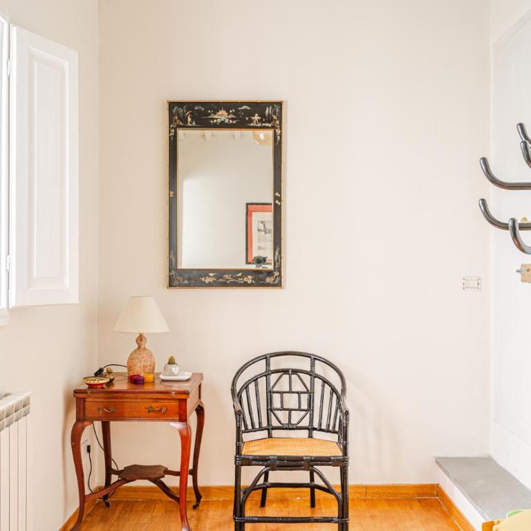 House a short walk from the center - Appartamento con 2 Camere da Letto - 19