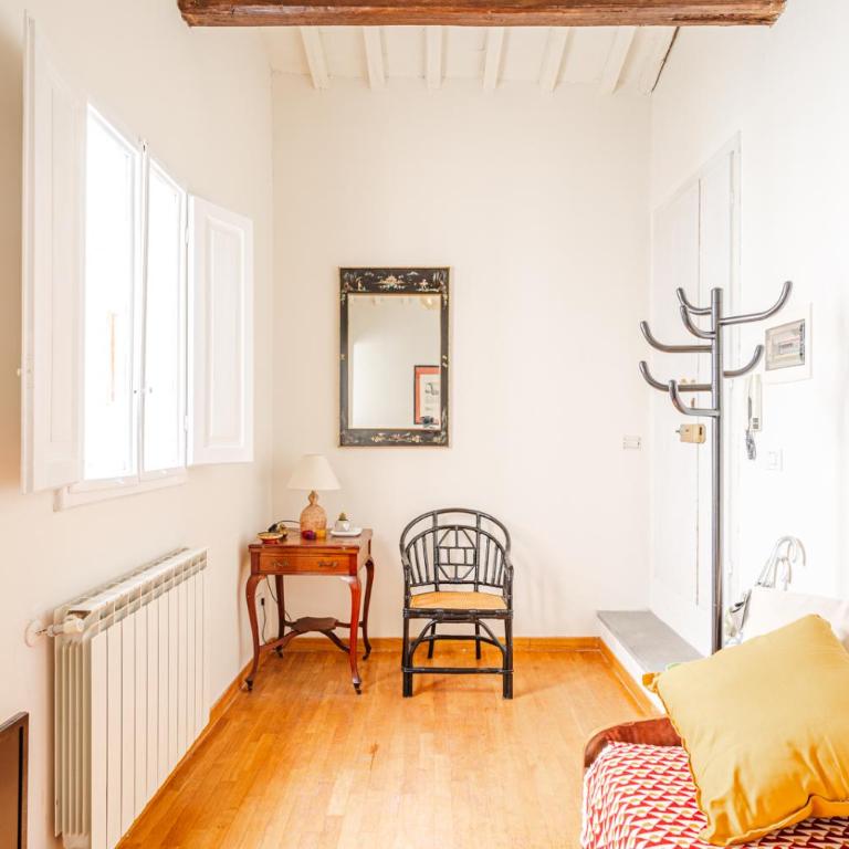 House a short walk from the center - Appartamento con 2 Camere da Letto - 37