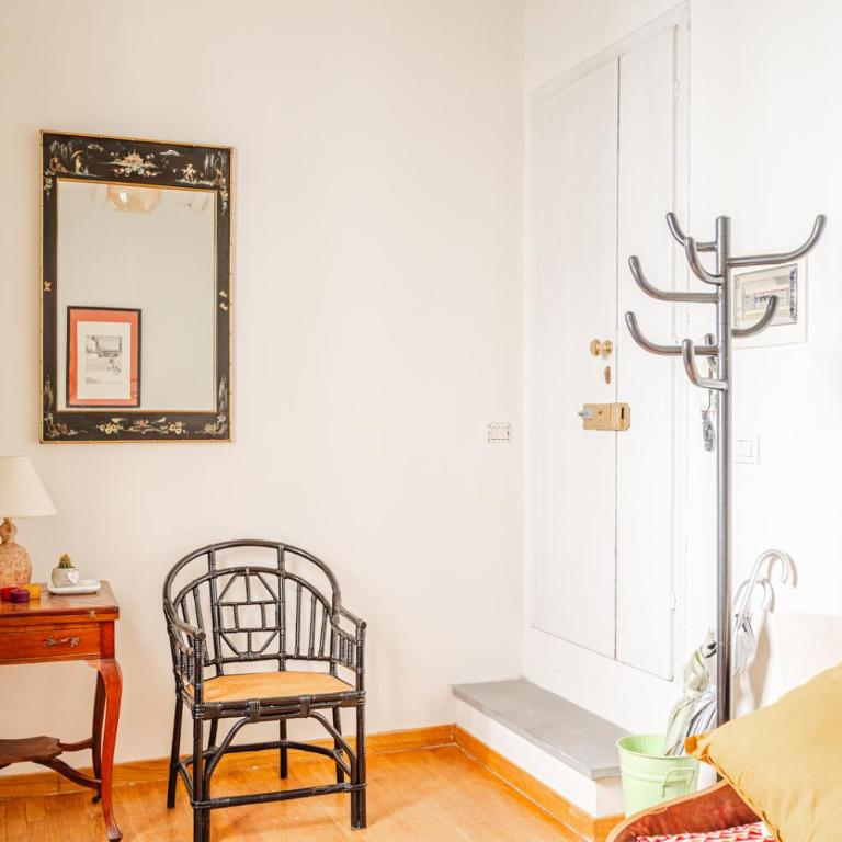 House a short walk from the center - Appartamento con 2 Camere da Letto - 14