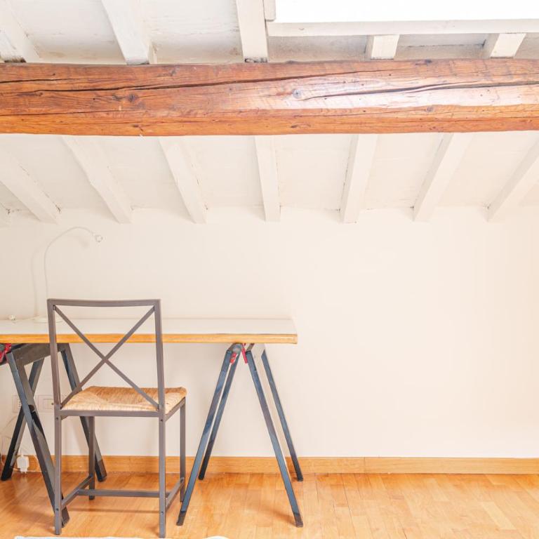 House a short walk from the center - Appartamento con 2 Camere da Letto - 36