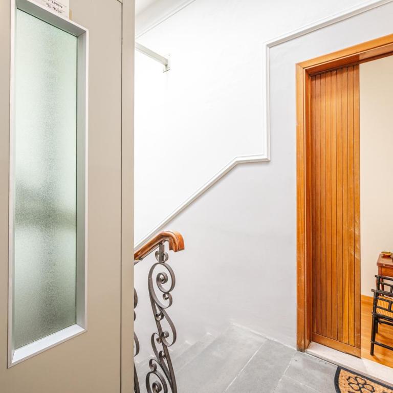 House a short walk from the center - Appartamento con 2 Camere da Letto - 56