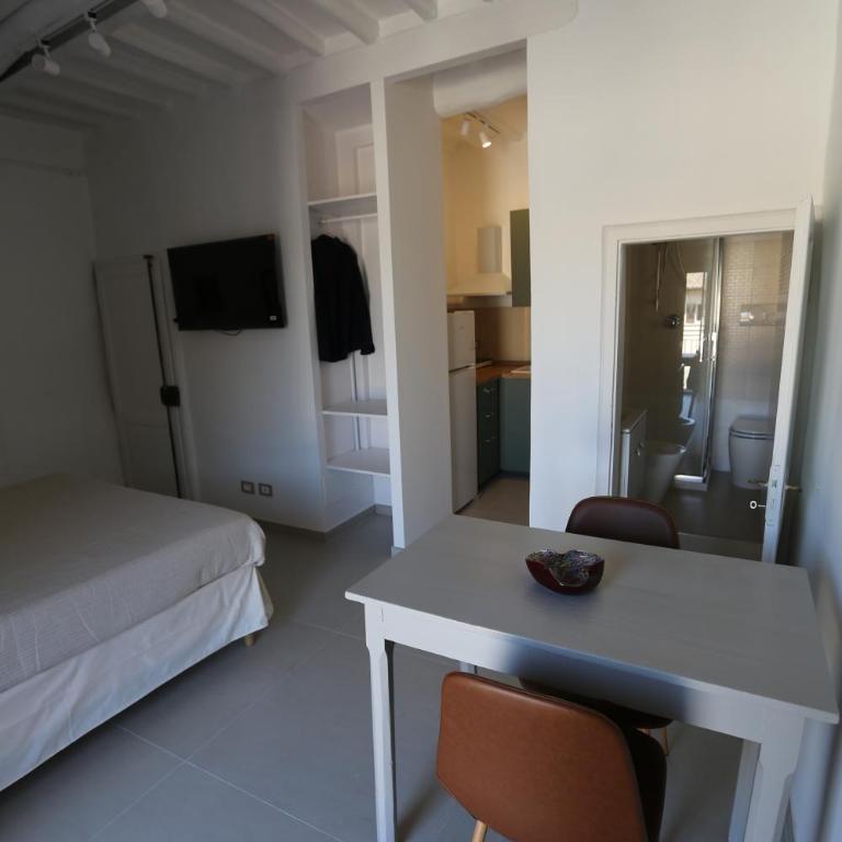 Nel cuore del centro storico in piazzetta w AC - Appartamento con 1 Camera da Letto - 2