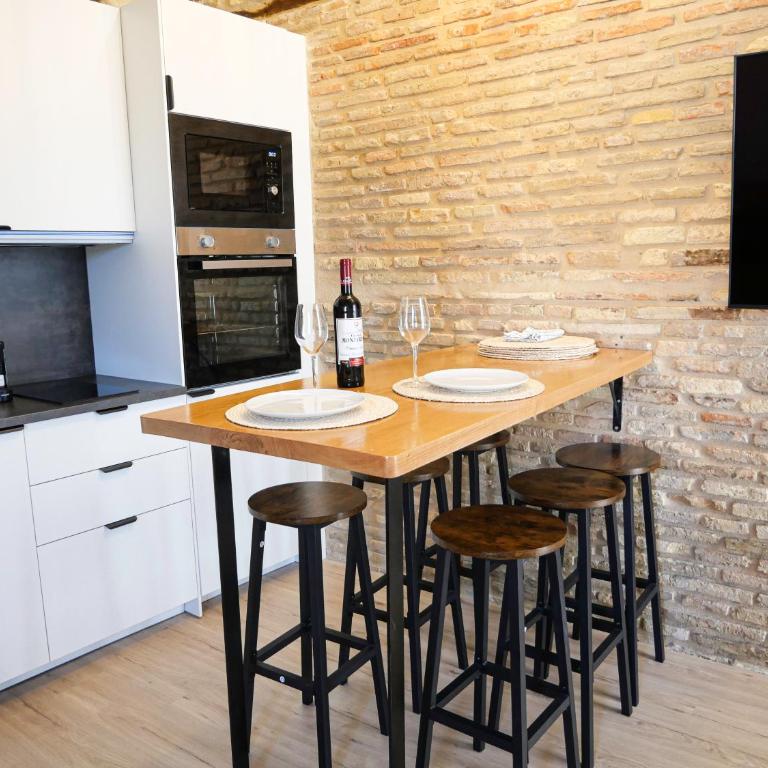 Precioso ático con vistas en el centro de Pamplona - Three-Bedroom Apartment - 5