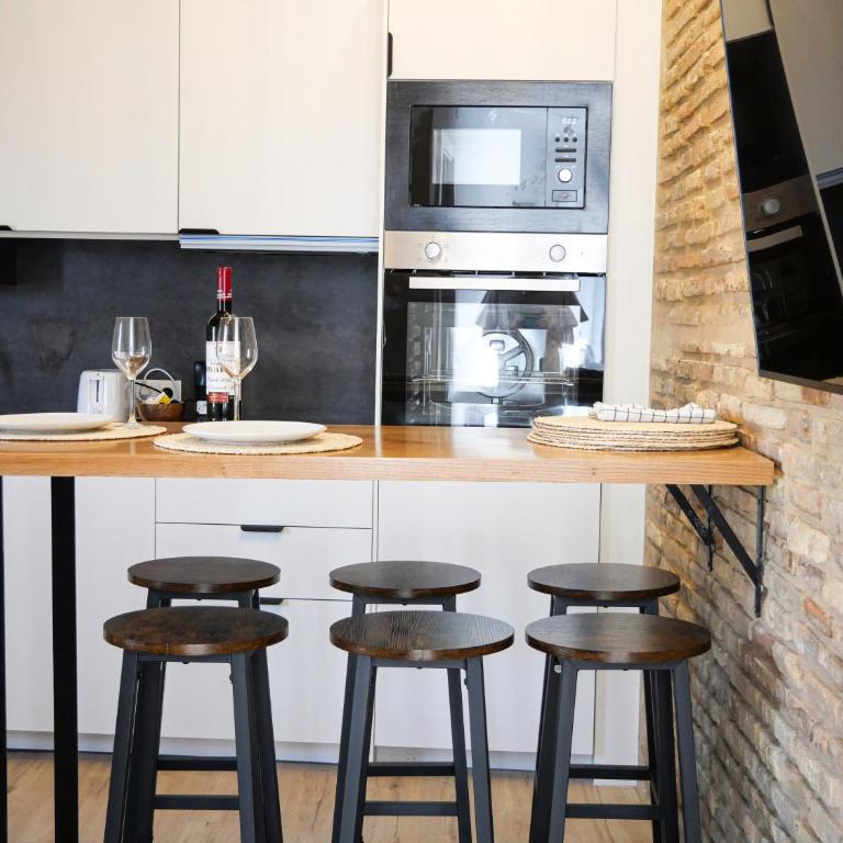 Precioso ático con vistas en el centro de Pamplona - Three-Bedroom Apartment - 6