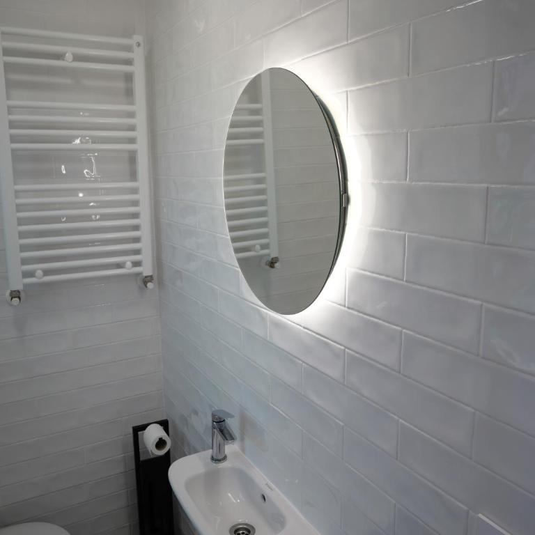 Precioso ático con vistas en el centro de Pamplona - Three-Bedroom Apartment - 21