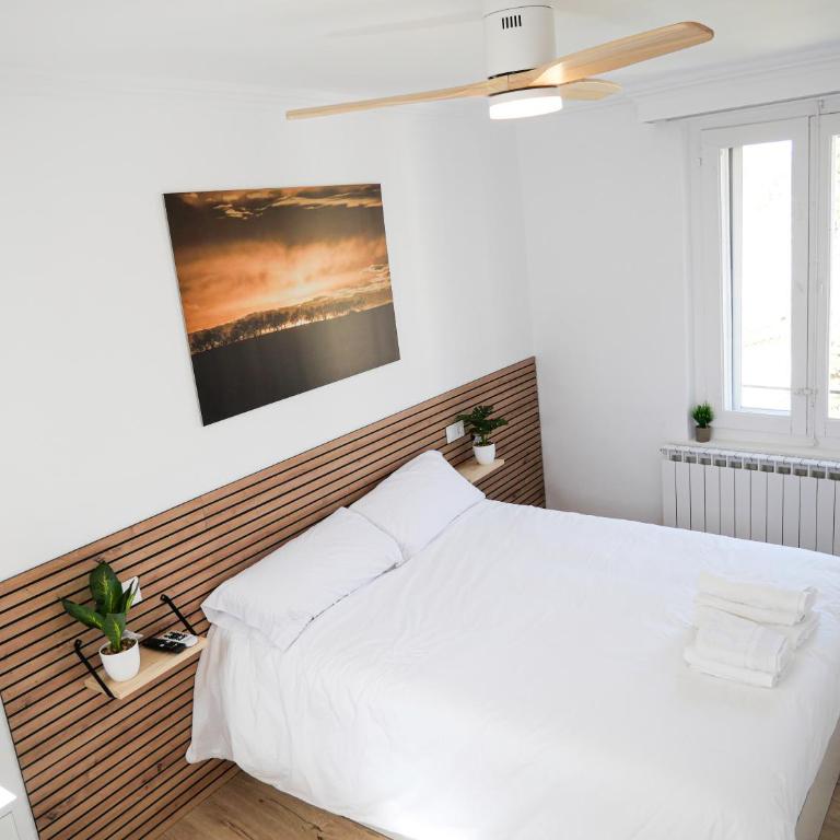 Precioso ático con vistas en el centro de Pamplona - Three-Bedroom Apartment - 10
