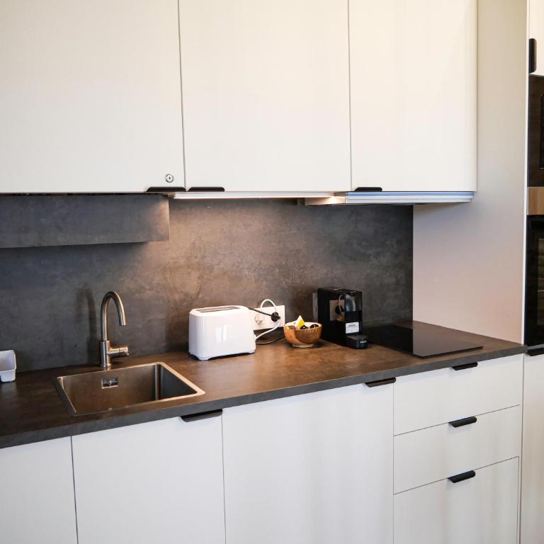 Precioso ático con vistas en el centro de Pamplona - Three-Bedroom Apartment - 30