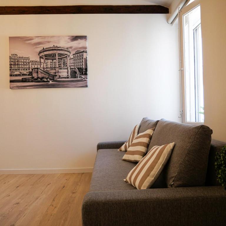 Precioso ático con vistas en el centro de Pamplona - Three-Bedroom Apartment - 31