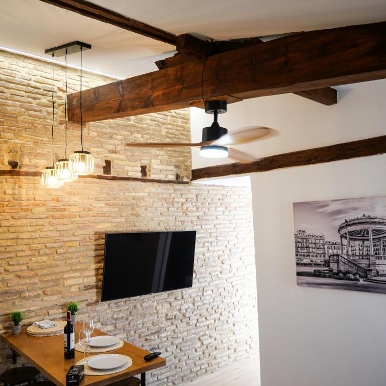 Precioso ático con vistas en el centro de Pamplona - Three-Bedroom Apartment - 33