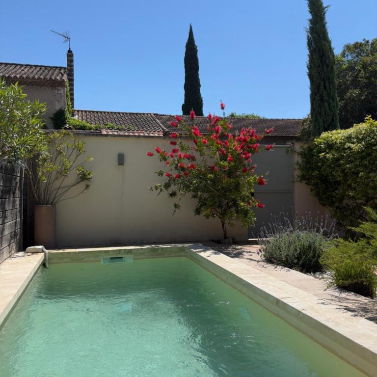 Le Mazet rose, maison avec piscine, parking et clim dans le centre - Maison 2 Chambres - 4